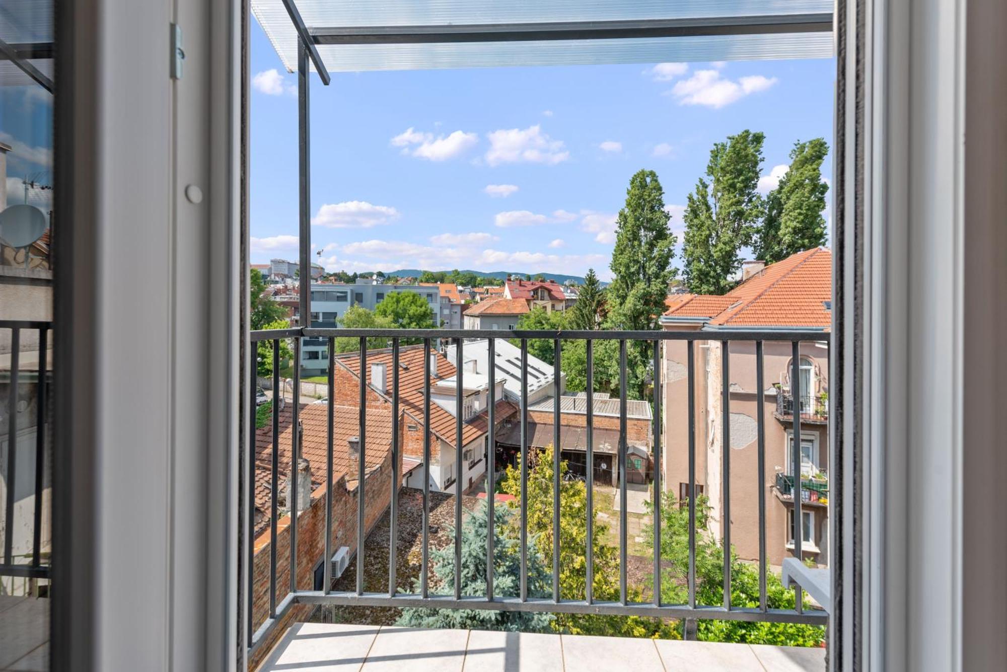 Bd Apartment *